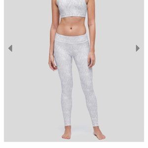 Peony&Me Yoga Pants Size M - White Snake Skin